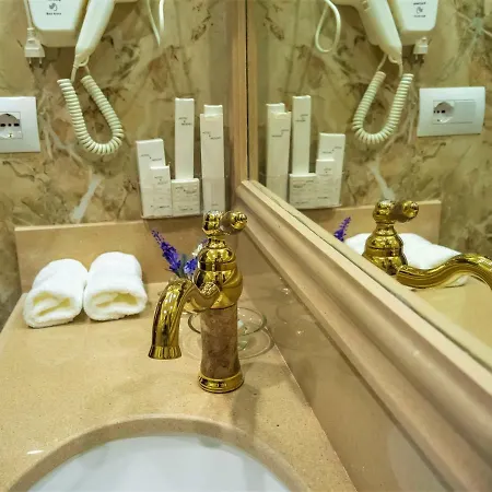 Otel Boka Tiran